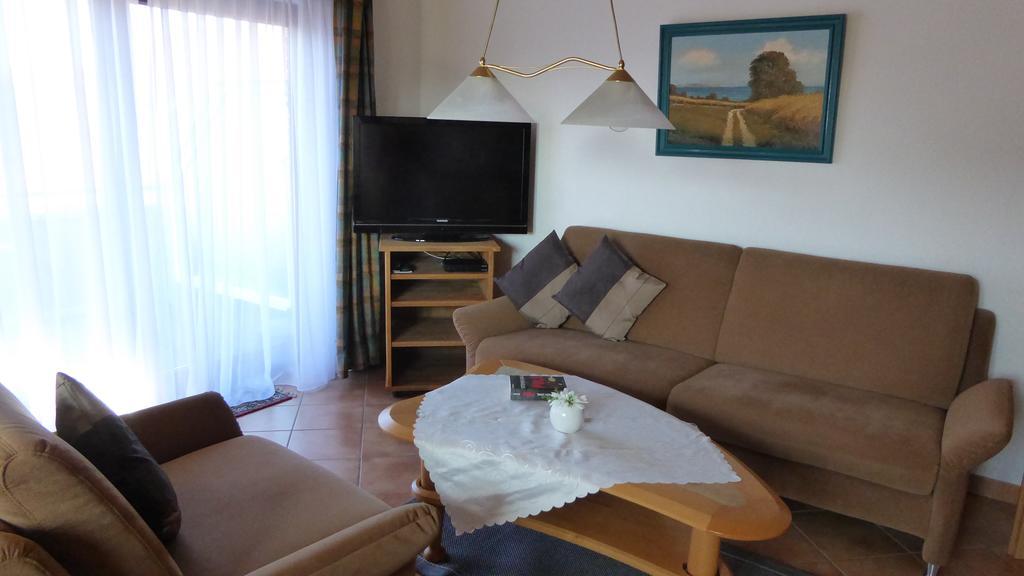 Haus Kathrin Apartment บือซุม ภายนอก รูปภาพ