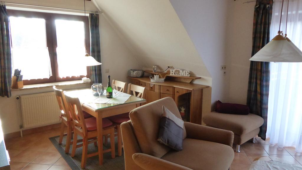 Haus Kathrin Apartment บือซุม ภายนอก รูปภาพ