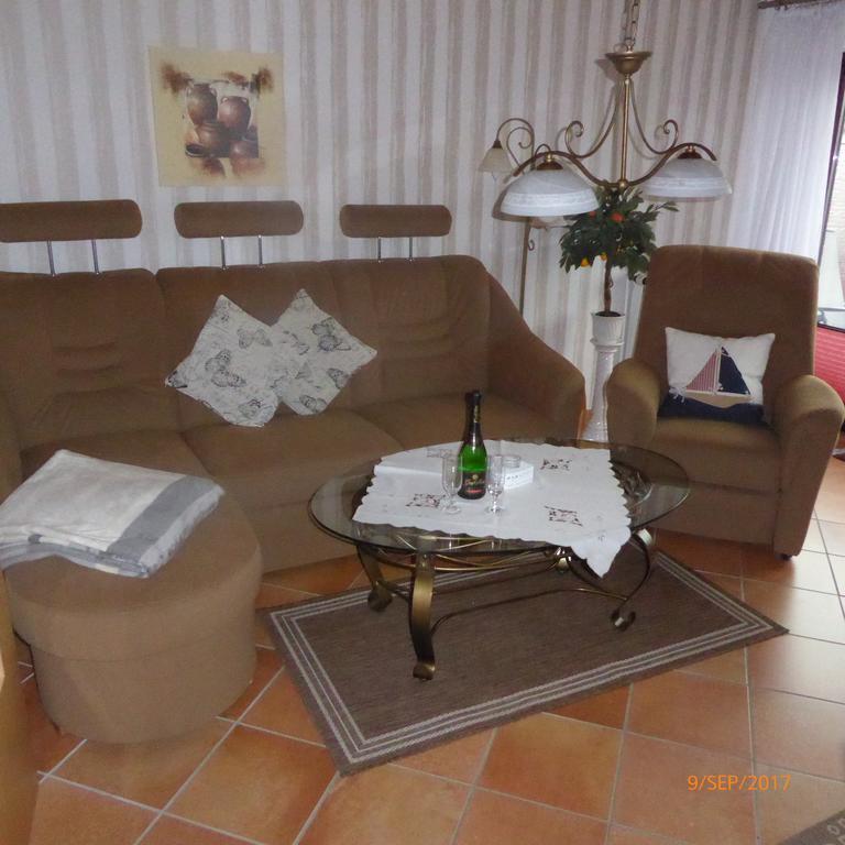 Haus Kathrin Apartment บือซุม ภายนอก รูปภาพ